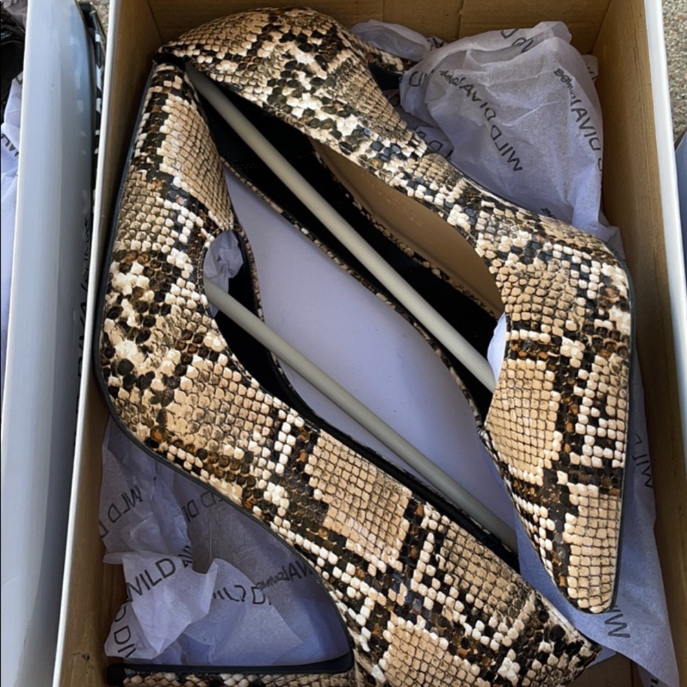 Snake skin pumps